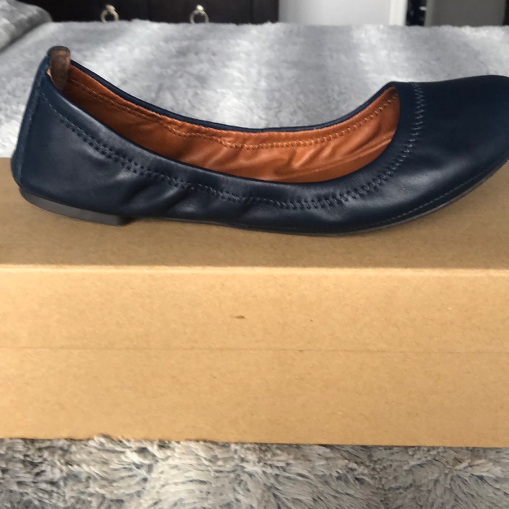 Lucky Brand Ballet Flats Size 7W. American Navy